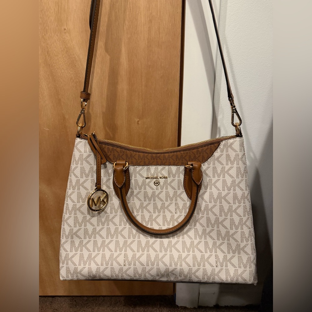 Michael Kors Cream and Tan Shoulder Bag